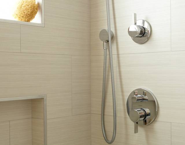 Bathroom tiles with trims