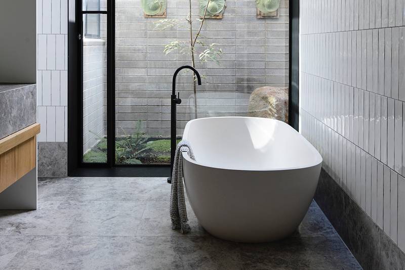 Creating A Dreamy Bathroom Sanctuary3