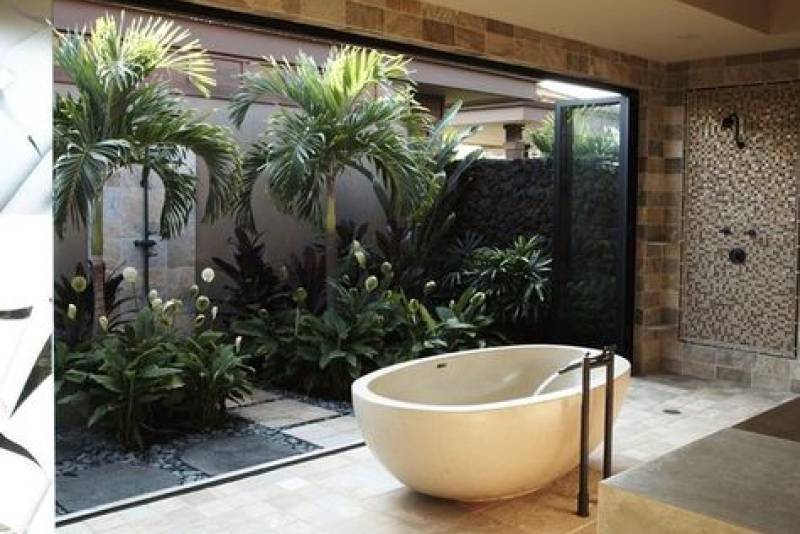outdoor bathroom
