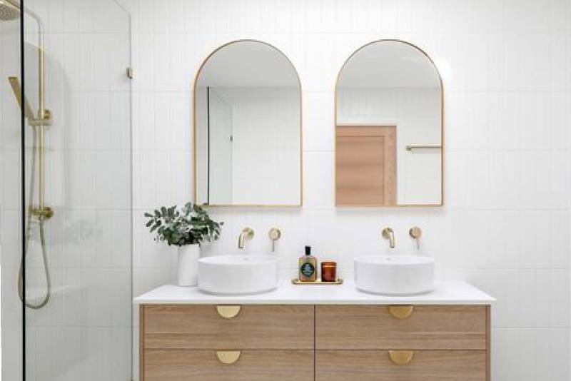 coastal style bathrooms are in